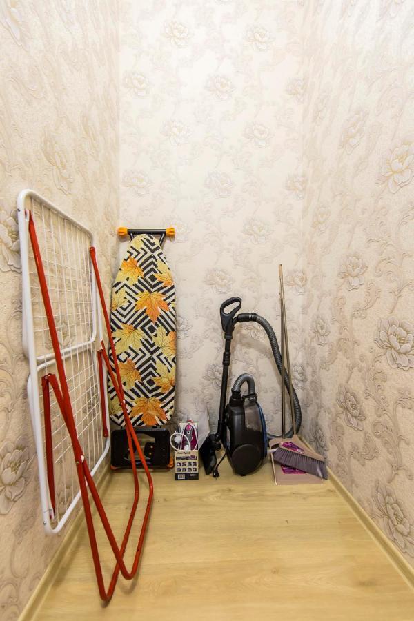 Large 2 Room Apartment With A Beautiful View 2 Min Metro Chernigivska كييف المظهر الخارجي الصورة