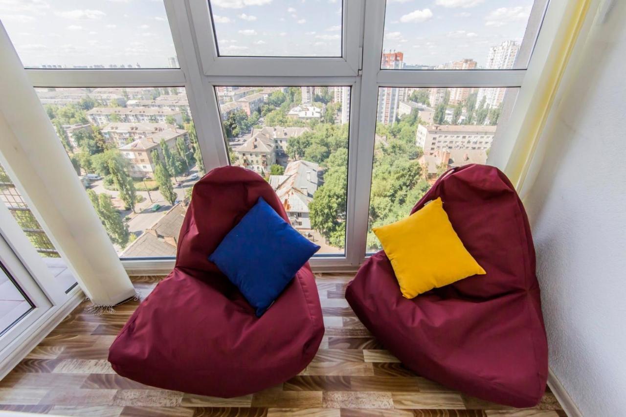 Large 2 Room Apartment With A Beautiful View 2 Min Metro Chernigivska كييف المظهر الخارجي الصورة