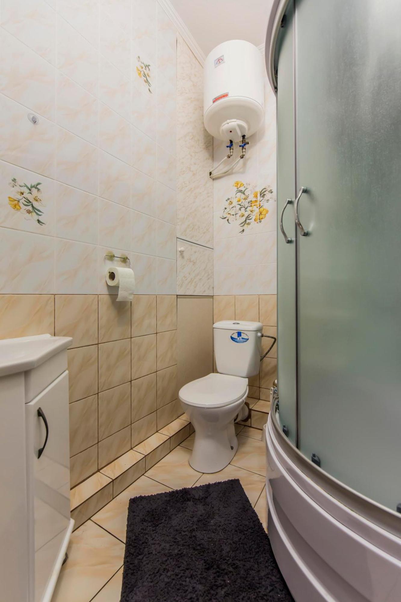 Large 2 Room Apartment With A Beautiful View 2 Min Metro Chernigivska كييف المظهر الخارجي الصورة